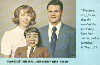 Illustration for article titled Vintage ventriloquism portraits were incredibly unnerving